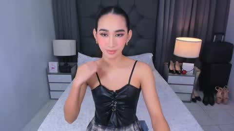 parismilker online show from 01/13/26, 07:02