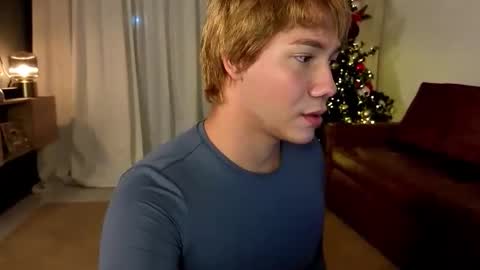 Snapshot of parisstone2 chatting on 12/20/25, 01:02 connie online show from 12/20/25, 01:02