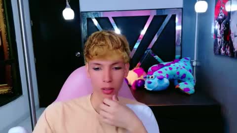 Snapshot of park_jimin1 chatting on 09/16/25, 12:39 park_jimin1 online show from 09/16/25, 12:39