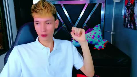 park_jimin1 online show from 11/27/25, 12:07