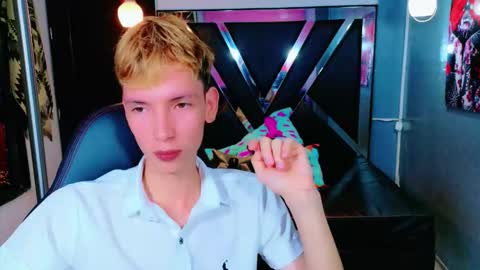 park_jimin1 online show from 11/30/25, 02:54