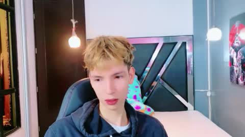 park_jimin1 online show from 12/22/25, 12:35