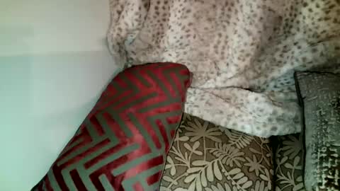 Snapshot of parlaytellio chatting on 12/20/24, 12:19 Parlay Tellio online show from 12/20/24, 12:19