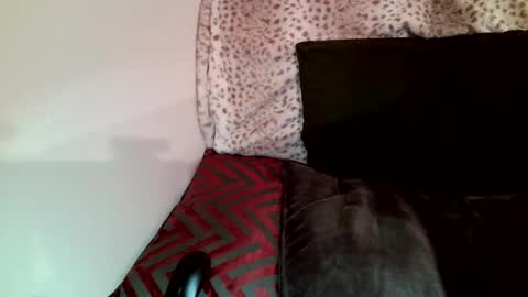 Snapshot of parlaytellio chatting on 02/20/25, 10:48 Parlay Tellio online show from 02/20/25, 10:48