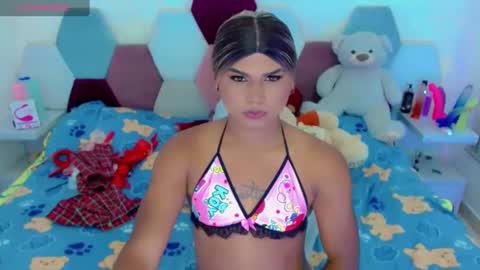 Snapshot of party_duo_trans chatting on 01/15/25, 11:32 sara y cata online show from 01/15/25, 11:32