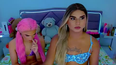 Snapshot of party_duo_trans chatting on 10/09/25, 06:00 sara y cata online show from 10/09/25, 06:00