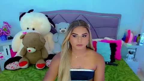 Snapshot of party_duo_trans chatting on 11/12/25, 06:03 sara y cata online show from 11/12/25, 06:03