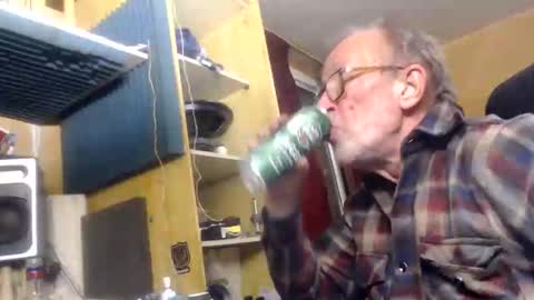 pascal88881 online show from 12/08/24, 11:08