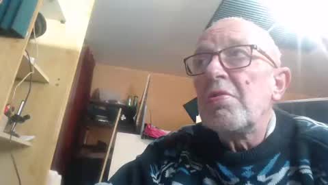 pascal88881 online show from 12/29/24, 04:08