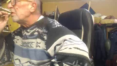 pascal88881 online show from 01/02/25, 11:20