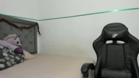 Violetafantasy online show from 01/05/25, 11:01