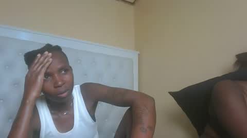 Snapshot of passion_amor1 chatting on 11/14/25, 08:24 PassionAmor online show from 11/14/25, 08:24