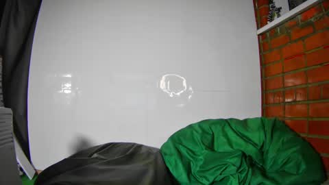 Snapshot of passion_luna chatting on 03/05/25, 12:33 LunaAlan online show from 03/05/25, 12:33