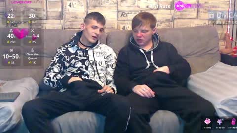 Max tall dark-haired guy with tattoos and Phil blond-haired online show from 03/30/26, 01:50