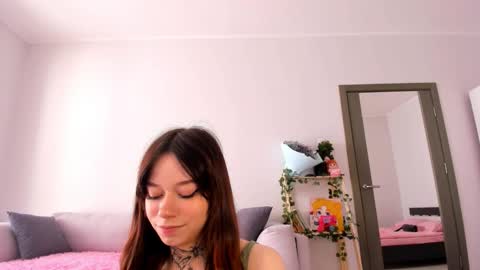 Bella online show from 10/14/25, 04:35