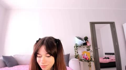Bella online show from 10/22/25, 03:07