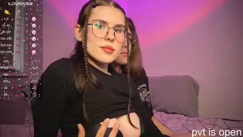 Snapshot of passiondesire_ chatting on 10/05/25, 08:34 Zoe online show from 10/05/25, 08:34