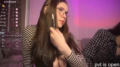 Snapshot of passiondesire_ chatting on 10/14/25, 08:26 Zoe online show from 10/14/25, 08:26