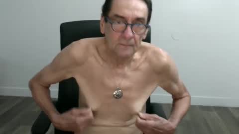 Snapshot of pastelito76 chatting on 09/21/25, 02:40 Bob online show from 09/21/25, 02:40