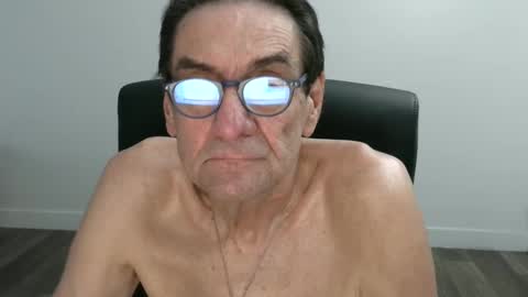 Snapshot of pastelito76 chatting on 09/26/25, 02:43 Bob online show from 09/26/25, 02:43