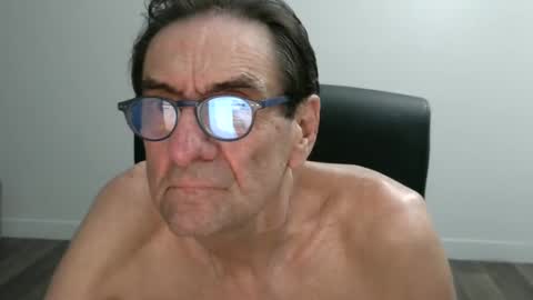 Snapshot of pastelito76 chatting on 09/29/25, 02:49 Bob online show from 09/29/25, 02:49