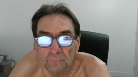 Snapshot of pastelito76 chatting on 09/30/25, 04:12 Bob online show from 09/30/25, 04:12