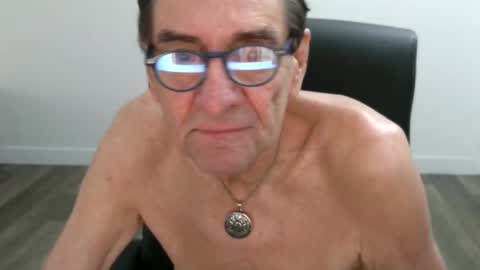 Snapshot of pastelito76 chatting on 10/16/25, 02:07 Bob online show from 10/16/25, 02:07