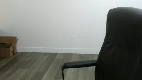 Snapshot of pastelito76 chatting on 10/31/25, 02:01 Bob online show from 10/31/25, 02:01