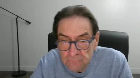 Snapshot of pastelito76 chatting on 11/20/25, 05:34 Bob online show from 11/20/25, 05:34