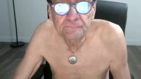 Snapshot of pastelito76 chatting on 11/28/25, 01:47 Bob online show from 11/28/25, 01:47