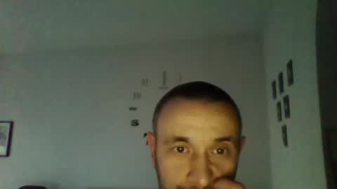 Snapshot of pastry002 chatting on 11/15/25, 03:19 pastry002 online show from 11/15/25, 03:19