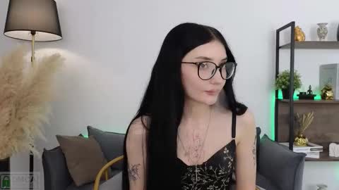 Snapshot of patricia_legrand chatting on 11/09/25, 02:48 Patricia online show from 11/09/25, 02:48