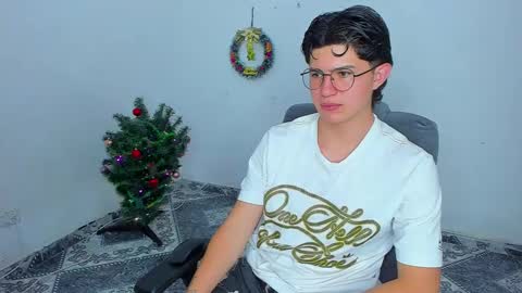 Snapshot of patrik027 chatting on 12/16/24, 08:58 .... online show from 12/16/24, 08:58
