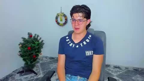 Snapshot of patrik027 chatting on 12/28/24, 01:28 .... online show from 12/28/24, 01:28