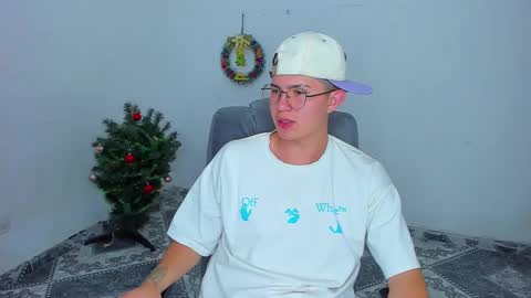 Snapshot of patrik027 chatting on 01/07/25, 12:55 .... online show from 01/07/25, 12:55