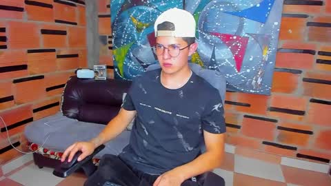 Snapshot of patrik027 chatting on 01/22/25, 07:13 .... online show from 01/22/25, 07:13