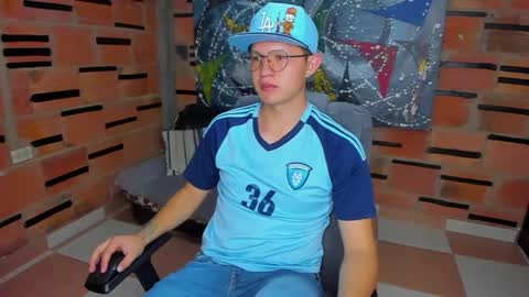 Snapshot of patrik027 chatting on 02/14/25, 02:02 .... online show from 02/14/25, 02:02