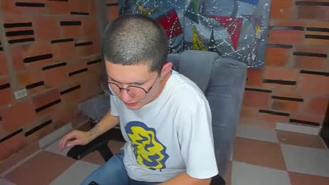 Snapshot of patrik027 chatting on 02/17/25, 11:09 .... online show from 02/17/25, 11:09
