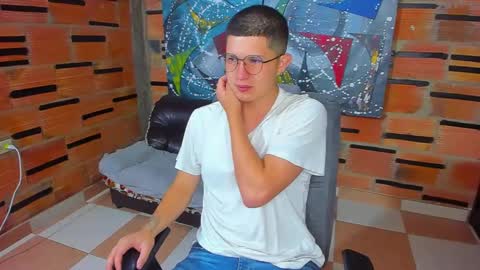 Snapshot of patrik027 chatting on 02/28/25, 12:20 .... online show from 02/28/25, 12:20