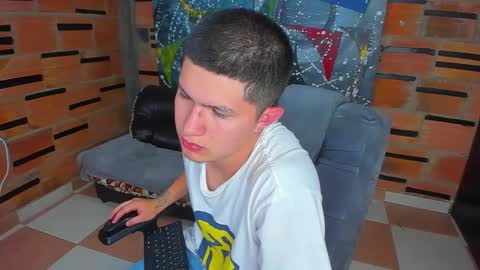Snapshot of patrik027 chatting on 03/07/25, 04:57 .... online show from 03/07/25, 04:57