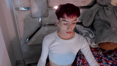 Snapshot of patrik_12 chatting on 02/19/25, 04:01 patrik online show from 02/19/25, 04:01