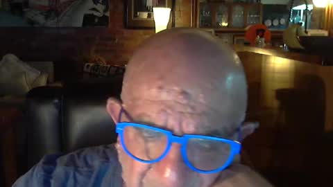 Snapshot of patvac chatting on 01/16/25, 12:09 patvac online show from 01/16/25, 12:09