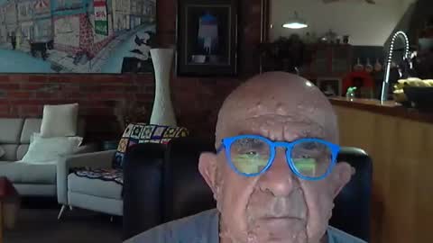 Snapshot of patvac chatting on 04/02/26, 10:18 patvac online show from 04/02/26, 10:18