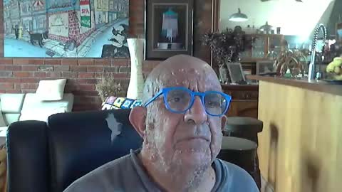 Snapshot of patvac chatting on 04/19/26, 11:51 patvac online show from 04/19/26, 11:51