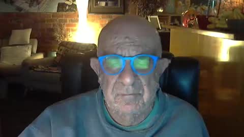 Snapshot of patvac chatting on 04/24/26, 02:52 patvac online show from 04/24/26, 02:52