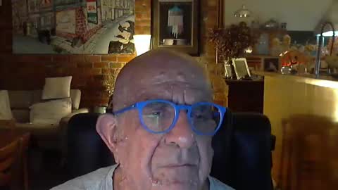 Snapshot of patvac chatting on 05/01/26, 03:16 patvac online show from 05/01/26, 03:16