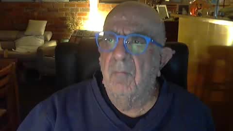 Snapshot of patvac chatting on 05/08/26, 01:38 patvac online show from 05/08/26, 01:38