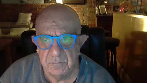 Snapshot of patvac chatting on 05/22/26, 02:33 patvac online show from 05/22/26, 02:33