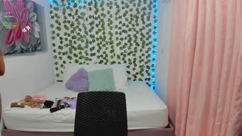 Snapshot of pau_delima__ chatting on 10/04/25, 10:35 paulina online show from 10/04/25, 10:35
