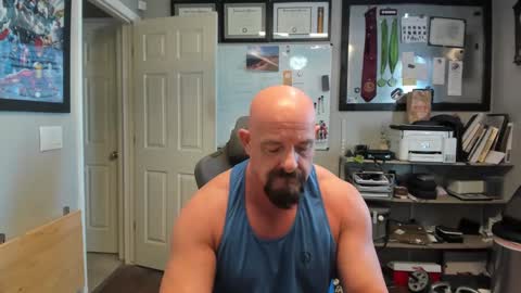 Snapshot of paul_hstrm chatting on 02/27/25, 04:43 Justeffingaround online show from 02/27/25, 04:43